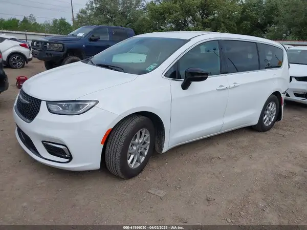 2C4RC1BG8SR541143 2025 CHRYSLER PACIFICA - Image 2