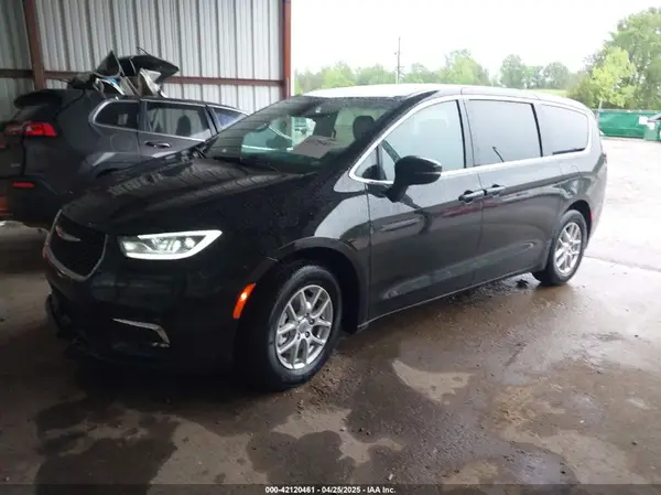2C4RC1BG8SR548335 2025 CHRYSLER PACIFICA - Image 2