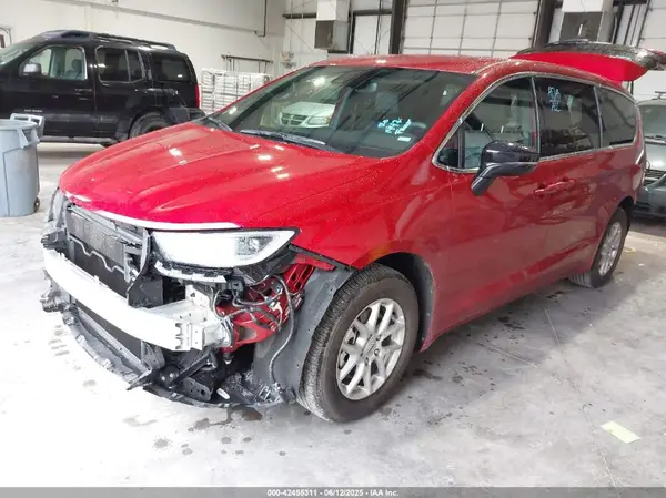 2C4RC1BG8SR551509 2025 CHRYSLER PACIFICA - Image 2