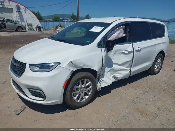 2C4RC1BG8SR554880 2025 CHRYSLER PACIFICA - Image 2
