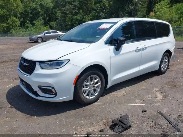 2C4RC1BG8SR555365 2025 CHRYSLER PACIFICA - Image 2