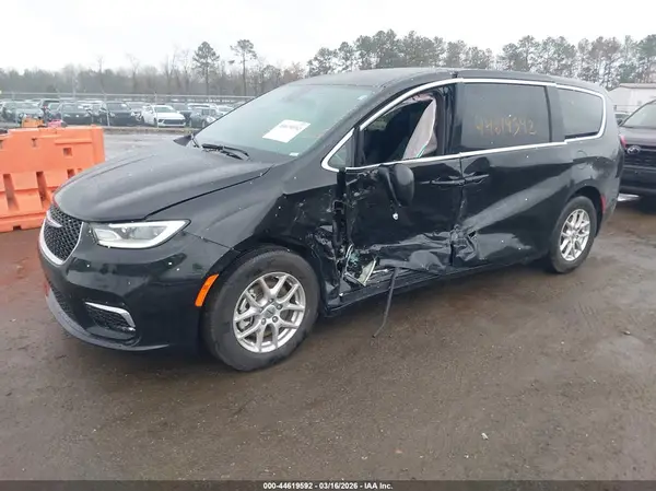 2C4RC1BG8SR570044 2025 CHRYSLER PACIFICA - Image 2