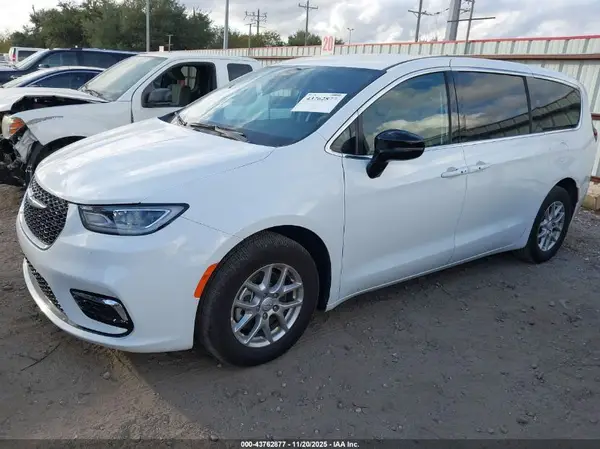 2C4RC1BG8SR578824 2025 CHRYSLER PACIFICA - Image 2