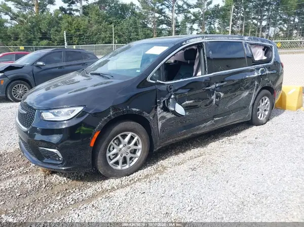 2C4RC1BG8SR581724 2025 CHRYSLER PACIFICA - Image 2