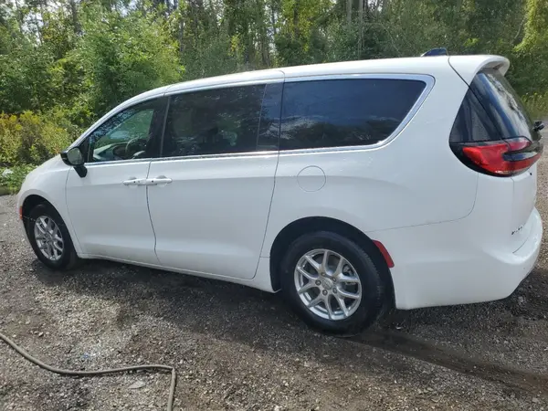 2C4RC1BG8SR598782 2025 CHRYSLER PACIFICA - Image 2
