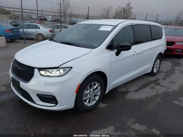 2C4RC1BG8TR156960 2026 CHRYSLER PACIFICA - Image 2