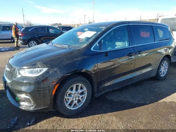 2C4RC1BG8TR168767 2026 CHRYSLER PACIFICA - Image 2