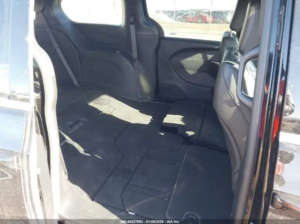 2C4RC1BG8TR168767 2026 CHRYSLER PACIFICA - Image 8