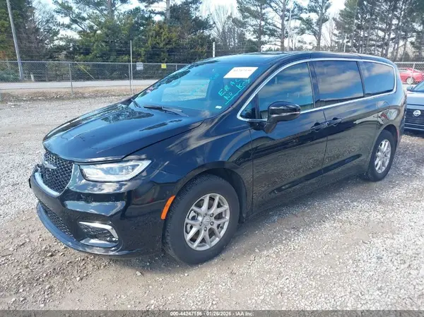 2C4RC1BG8TR174813 2026 CHRYSLER PACIFICA - Image 2