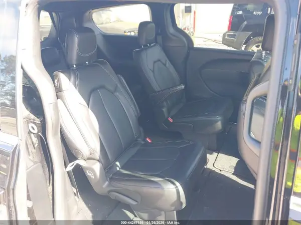 2C4RC1BG8TR174813 2026 CHRYSLER PACIFICA - Image 8
