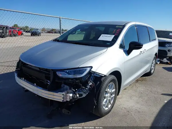 2C4RC1BG8TR182569 2026 CHRYSLER PACIFICA - Image 2