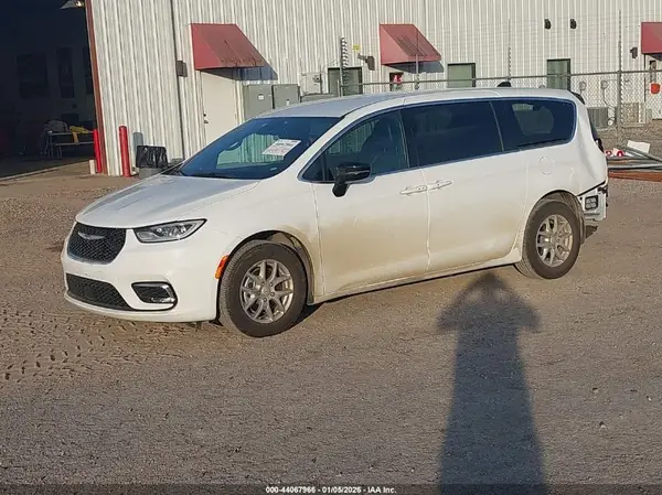 2C4RC1BG8TR188761 2026 CHRYSLER PACIFICA - Image 2