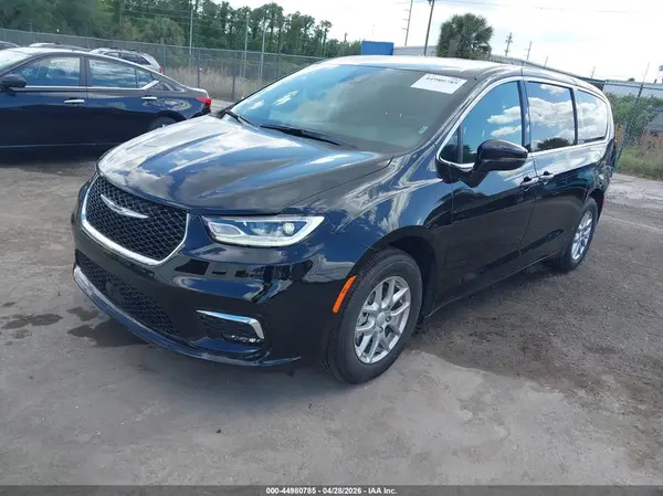 2C4RC1BG8TR225551 2026 CHRYSLER PACIFICA - Image 2