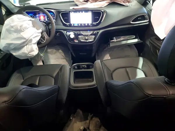 2C4RC1BG8TR231690 2026 CHRYSLER PACIFICA - Image 8