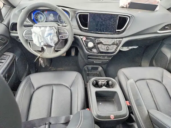 2C4RC1BG8TR239823 2026 CHRYSLER PACIFICA - Image 8