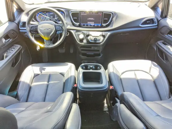 2C4RC1BG8TR250594 2026 CHRYSLER PACIFICA - Image 8