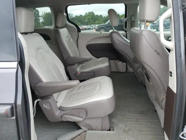 2C4RC1BG9HR123456 2017 CHRYSLER PACIFICA - Image 4