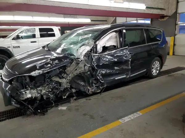 2C4RC1BG9HR501825 2017 CHRYSLER PACIFICA - Image 1