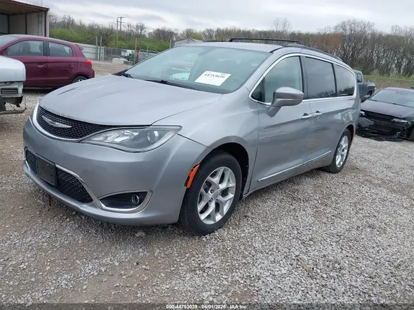 2C4RC1BG9HR507754 2017 CHRYSLER PACIFICA - Image 2
