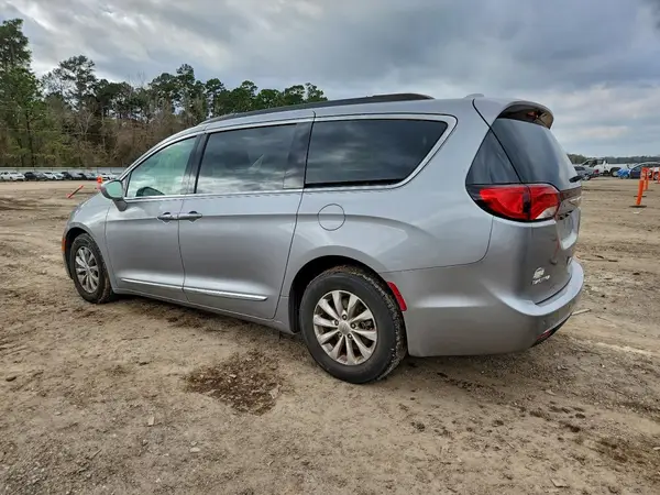 2C4RC1BG9HR517507 2017 CHRYSLER PACIFICA - Image 2