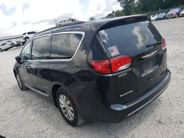 2C4RC1BG9HR523064 2017 CHRYSLER PACIFICA - Image 2
