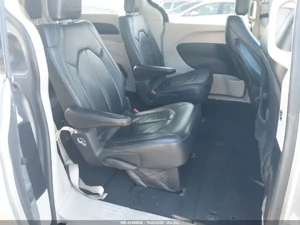 2C4RC1BG9HR523890 2017 CHRYSLER PACIFICA - Image 8