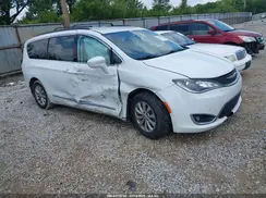 2C4RC1BG9HR524263 2017 CHRYSLER PACIFICA