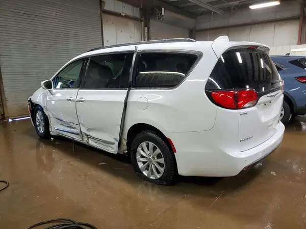 2C4RC1BG9HR524537 2017 CHRYSLER PACIFICA - Image 2