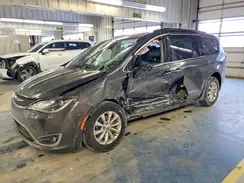 2C4RC1BG9HR524571 2017 CHRYSLER PACIFICA