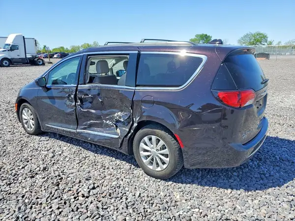 2C4RC1BG9HR525428 2017 CHRYSLER PACIFICA - Image 2