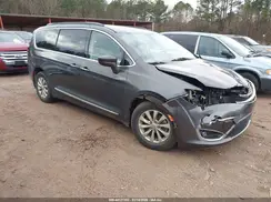 2C4RC1BG9HR526563 2017 CHRYSLER PACIFICA