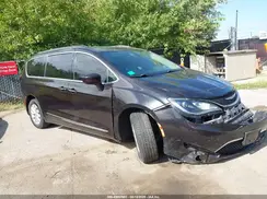2C4RC1BG9HR526708 2017 CHRYSLER PACIFICA