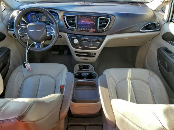 2C4RC1BG9HR527082 2017 CHRYSLER PACIFICA - Image 8