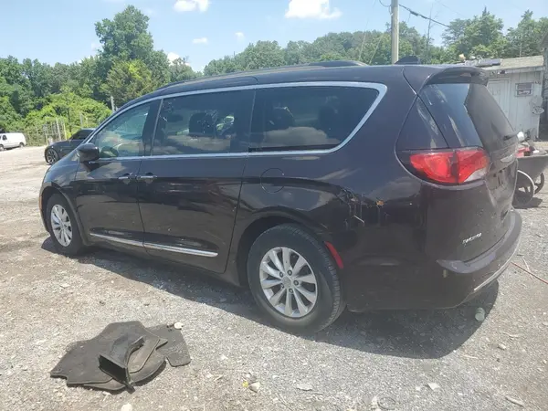 2C4RC1BG9HR527132 2017 CHRYSLER PACIFICA - Image 2