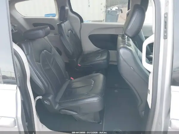 2C4RC1BG9HR529947 2017 CHRYSLER PACIFICA - Image 8