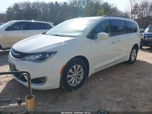 2C4RC1BG9HR532704 2017 CHRYSLER PACIFICA - Image 2