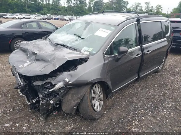 2C4RC1BG9HR534971 2017 CHRYSLER PACIFICA - Image 2