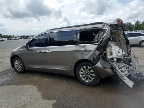 2C4RC1BG9HR536509 2017 CHRYSLER PACIFICA - Image 2
