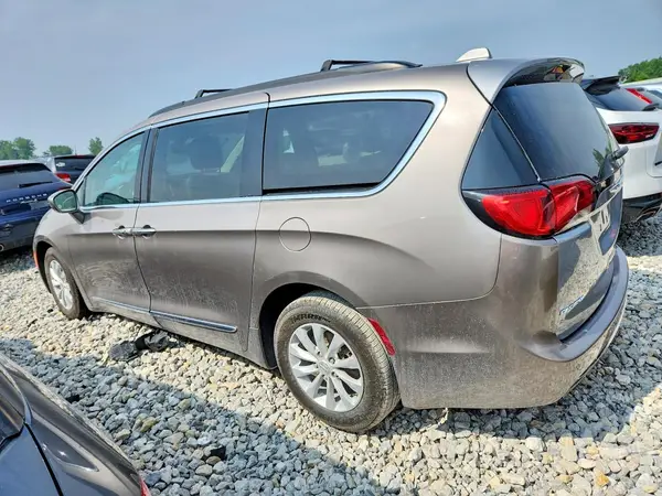 2C4RC1BG9HR537594 2017 CHRYSLER PACIFICA - Image 2
