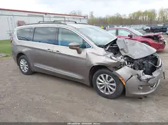 2C4RC1BG9HR540091 2017 CHRYSLER PACIFICA