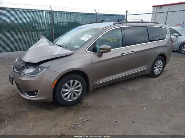 2C4RC1BG9HR540091 2017 CHRYSLER PACIFICA - Image 2