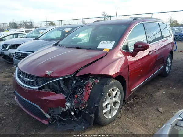 2C4RC1BG9HR542083 2017 CHRYSLER PACIFICA - Image 2