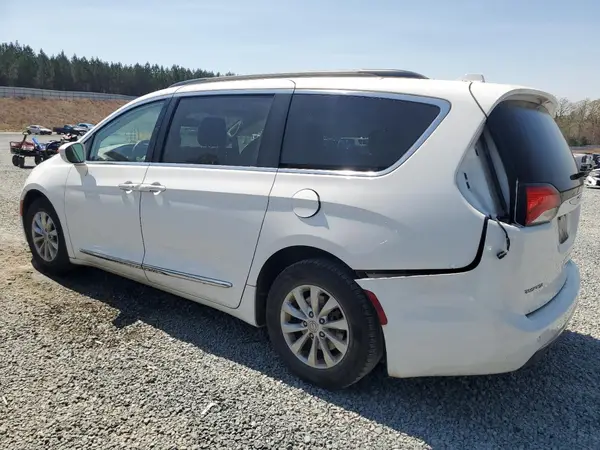 2C4RC1BG9HR542715 2017 CHRYSLER PACIFICA - Image 2