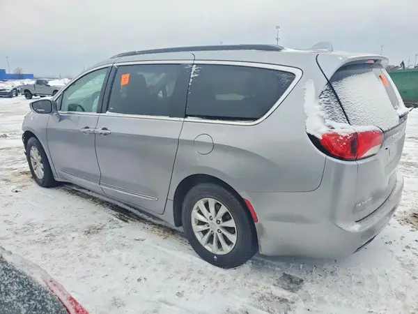 2C4RC1BG9HR553147 2017 CHRYSLER PACIFICA - Image 2