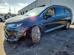 2C4RC1BG9HR553844 2017 CHRYSLER PACIFICA