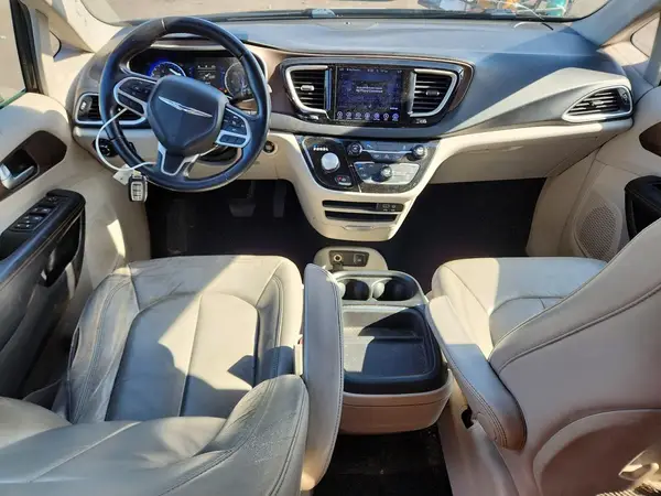 2C4RC1BG9HR553844 2017 CHRYSLER PACIFICA - Image 8