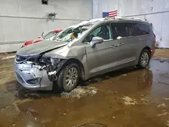 2C4RC1BG9HR564567 2017 CHRYSLER PACIFICA