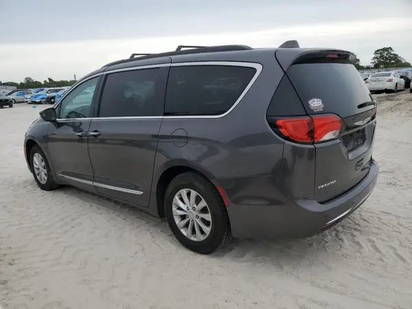 2C4RC1BG9HR569624 2017 CHRYSLER PACIFICA - Image 2