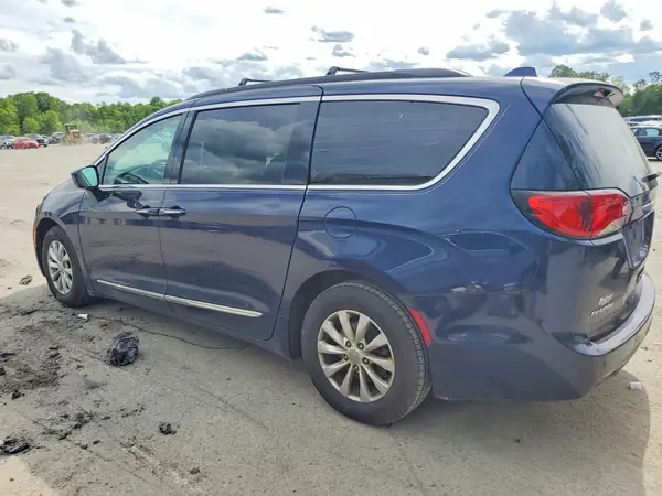 2C4RC1BG9HR576184 2017 CHRYSLER PACIFICA - Image 2
