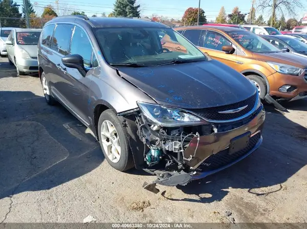 2C4RC1BG9HR578422 2017 CHRYSLER PACIFICA - Image 1